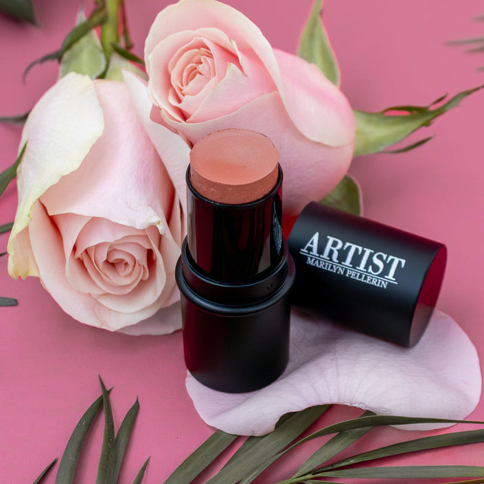 Baume bronzant en bâton .